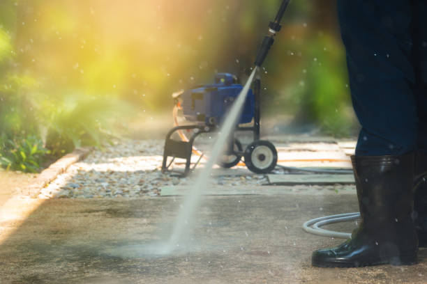 Best Animal Enclosure Cleaning  in Laredo, TX